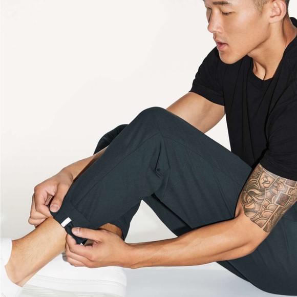 Lululemon Gray Commission Pant Slim 28x31 - Picture 4 of 16